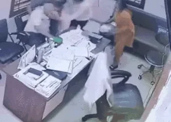 Agra Live News:डॉक्टर ने देखा नब्ज, 10 सेकेंड में थमा दिल!